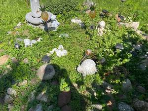 lot 95 image: Garden Collection of Stone Cherubs and Turtle Statues