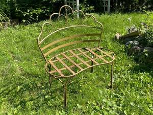 lot 96 image: Vintage Metal Garden Bench with Intricate Design