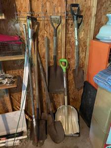 lot 115 image: Collection of 9 Assorted Garden and Snow Shovels