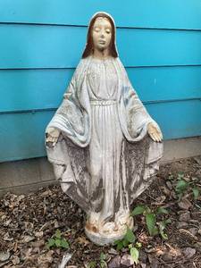 lot 158 image: Outdoor Religious Statue of Saint Mary with Hand Damage