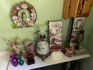 lot 165 image: Assorted Vintage Decor Pieces and Storage Items