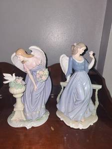 lot 209 image: Set of 2 Angel Porcelain Figurines with Floral Accents