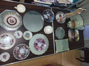 lot 211 image: Collection of Decorative Vintage Plates and Dishware