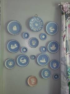 lot 213 image: Huge Collection of Wedgwood Jasperware Plates and Trinkets