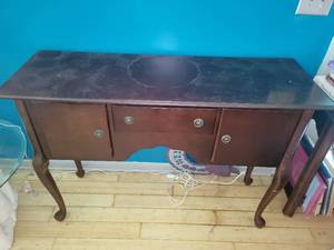 lot 220 image: Vintage Wooden Sideboard with Queen Anne Legs
