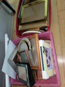 lot 222 image: Collection of Vintage and Modern Photo Frames