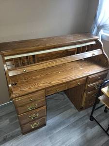 lot 229 image: Vintage Wooden Roll-Top Desk with Multiple Drawers