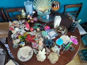 lot 235 image: Eclectic Collection of Decorative Figurines and Ornaments