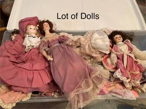 lot 256 image: Collection of Vintage Dolls in Various Attires