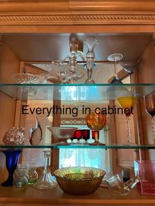 lot 264 image: Assorted Glassware Collection Including Crystal and Colored Glass Pieces