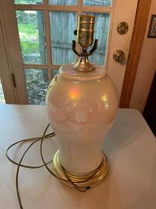 lot 286 image: Midcentury Iridescent Handpainted Table Lamp
