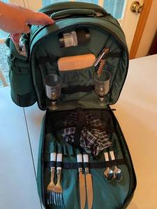 lot 313 image: Picnic Sport Backpack with Cutlery and Accessories