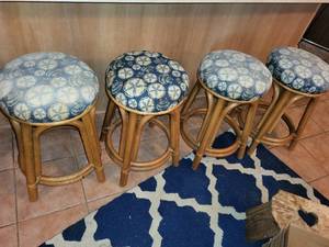 lot 395 image: Set of 4 Rattan Bar Stools with Sand Dollar Pattern Upholstery