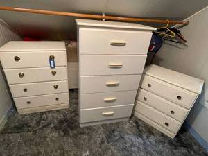 lot 401 image: Set of 3 White Wooden Dressers