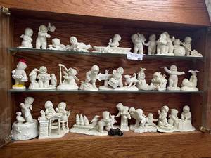 lot 409 image: Collection of Department 56 Winter Snowbabies Figurines