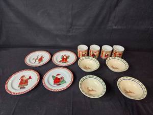 lot 12 image: Sakura Magic of Santa Dish Set by Debbie Mumm - 12 Piece Collection