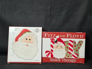 lot 17 image: Fitz & Floyd Snack Therapy Tray and Holiday Cheer Canape Plate Set