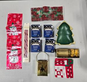 lot 48 image: Assorted Christmas Decor, Lights, Plates and Gift Bags