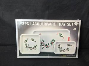 lot 50 image: 3-Piece Lacquerware Tray Set with Holly Design