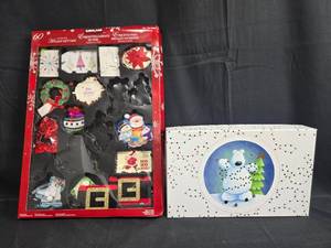 lot 66 image: Assorted Holiday Gift Tags and Christmas Cards Set