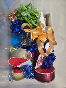 lot 71 image: Collection of Decorative Ribbons and Bows