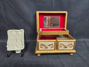 lot 85 image: Vintage Jewelry Box with Mirror and Ceramic Angel Nightlight