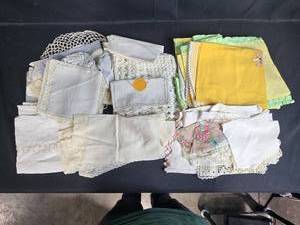 lot 134 image: Collection of Placemats, Handkerchiefs and Doilies