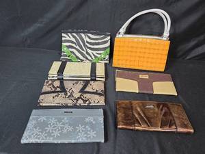 lot 138 image: Miche Handbag Shells with Various Textures and Design Covers
