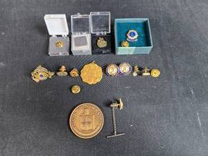 lot 149 image: Collection of CIA Commemorative Coins and Pins