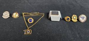 lot 150 image: Collection of 8 Vintage Service and Organization Pins