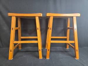 lot 160 image: Pair of Wooden Bar Stools with Square Seat Design