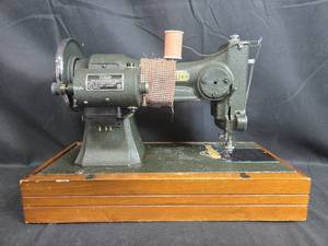 lot 163 image: Vintage White Rotary Sewing Machine with Case
