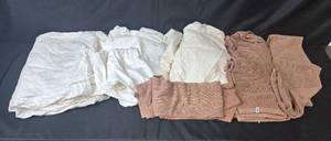 lot 192 image: Collection of Bed Linens and Towels