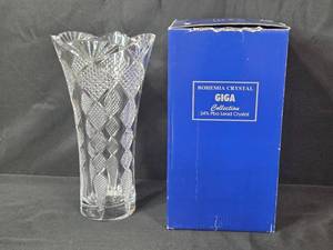 lot 246 image: Bohemia Crystal GIGA Collection 24% Lead Crystal Vase