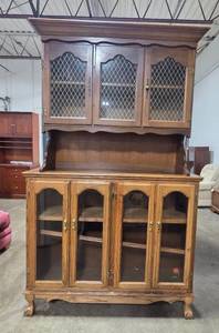 lot 250 image: Vintage Wooden China Cabinet with Glass Doors