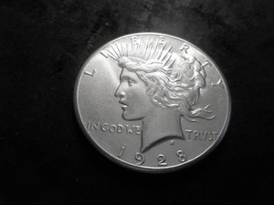 lot 33 image: 1928 Peace Silver Dollar