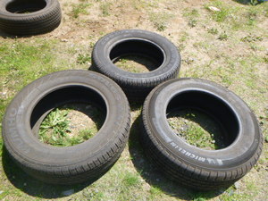 lot 52 image: 3 Tires