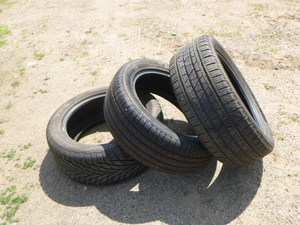 lot 63 image: 3 Tires