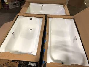 lot 6 image: Lot of Assorted Bathtubs Various Models and Conditions Customer Returns See Pictures