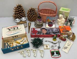 lot 26 image: Misc. Vintage Items & More