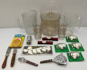lot 31 image: Misc. Bar & Tobacco Advertisement Items & More