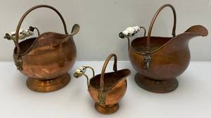 lot 64 image: Large Copper Handled PotCoal ShuttlePlanters (One Has Broken Handle)