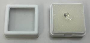 lot 160 image: 1.5 CT White Topaz (In Protective Case)