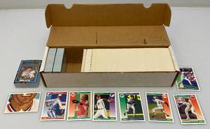 lot 179 image: Misc. Unsorted 1992 Score & More Baseball Cards
