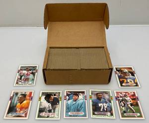 lot 185 image: Misc. Vintage 1989 Unsorted Topps Football Cards