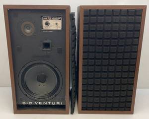 lot 242 image: Vintage Wood B.I.C. Venturi Model Formula 4 Speakers