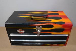lot 8 image: Harley-Davidson Theme Tool Box