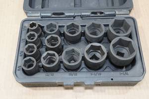 lot 12 image: Klutch Socket Set