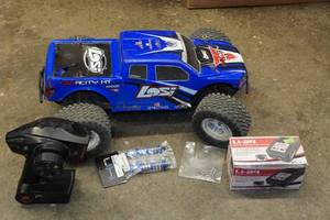 lot 43 image: Team Losi TenAcity MT Electric Remote Control Truck
