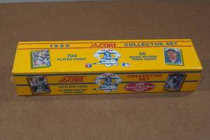 lot 93 image: 1990 Score Baseball Card Collector Set